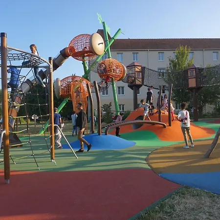 Explorers Marne-la-vallée 3*