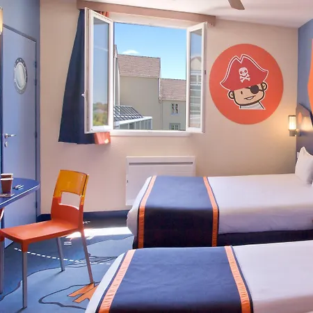 Explorers Marne-la-vallée Hotel 3*