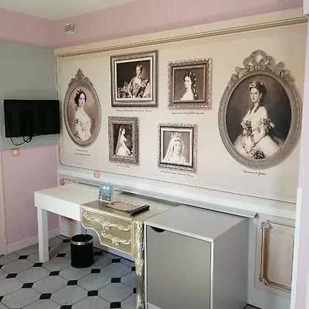 Explorers Marne-la-vallee Hotel