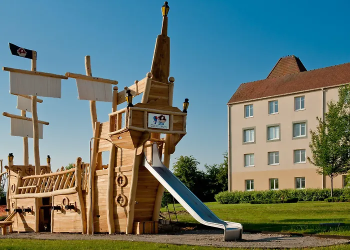 Отель Explorers Marne-la-vallee 3*