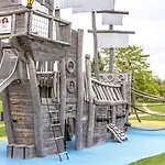 Explorers Marne-la-vallee 호텔 3*