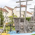 Explorers Marne-la-vallee 호텔 3*