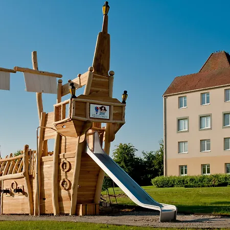 Hotel Explorers Marne-la-vallee 3*