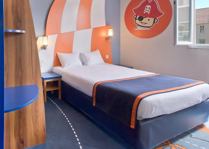 Explorers Marne-la-vallee 3*